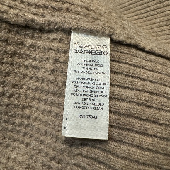 Max Studio Cardigan Sweater Med Merino Wool Blend Tan Open Front Sleeveless Vest - Picture 6 of 6